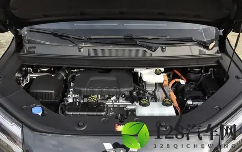 五菱星光730 PHEV：打破传统MPV限制，预售价1068万-3