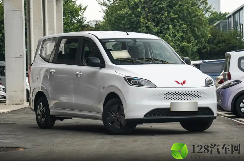 可拉人，能载货，2025款五菱宏光依旧出色？-1