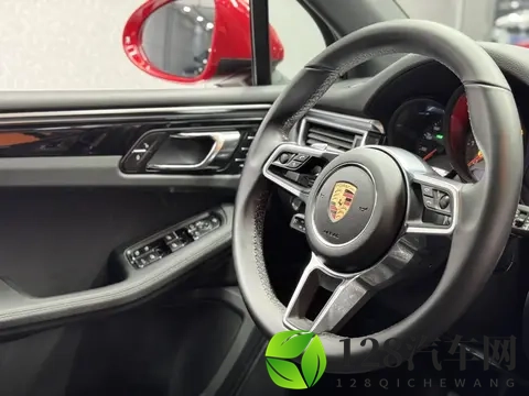 2019年上牌保时捷Macan S，红色战袍，238万圆梦跑车-2