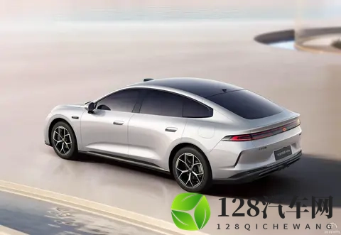 综合续航达2120km 长安启源A06上市 售1099万元起-3