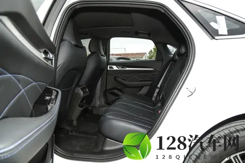 试驾星瑞全新东方曜：家用均衡之选，67万销量背后的细节-2