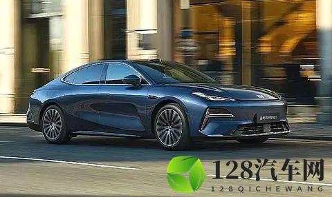 10万级插混轿车二选一 比亚迪秦L DM-i与银河星耀8谁更强?-3