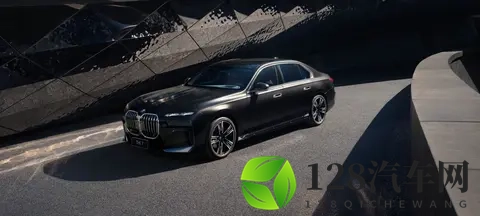 定价不变_部分功能升级为标配！2026款宝马7系上市，售919万元起-2