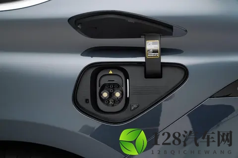 蔚来 ET9 深度解析：768 万起的 “满配” 值不值得入手？-3