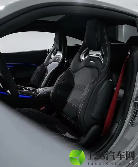 AMG GT 63涨价了，配置却砍了手势控制，这车到底值不值？-3