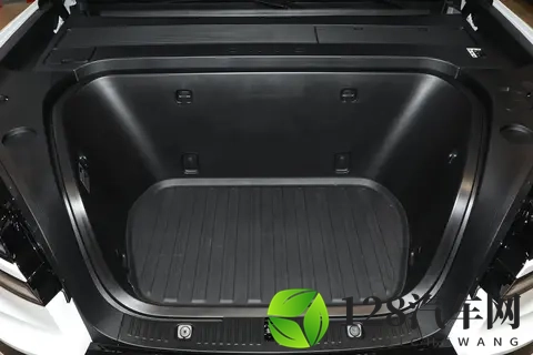 乐道L90 2025款 七座版Max：平衡价位与体验的家庭纯电伙伴-1