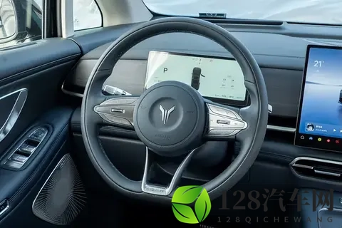 同价位比表现突出，采用800V平台，26款岚图梦想家咋样？-2