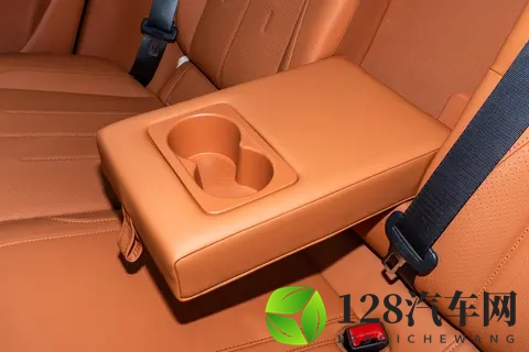 东风奕派eπ007+：纯电续航新标杆，驾趣与科技并存-1