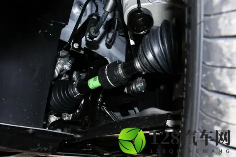 燃油车还能打？第三代领克03用性能和智能告诉你答案-2