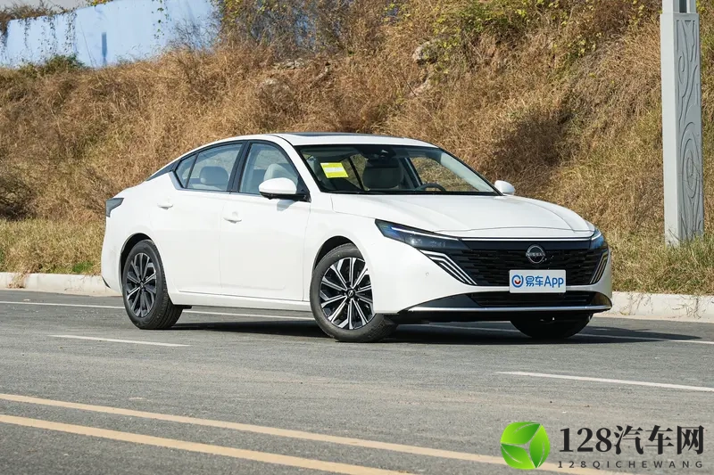 天籁鸿蒙座舱版1399万起，比常规天籁还便宜！-1