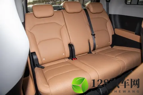 五菱星光 730 实测体验：10 万级家用 MPV 的实用之选-2