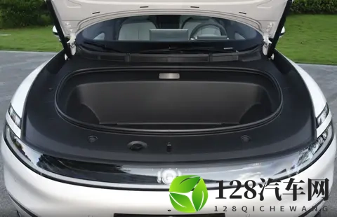 13万级纯电家轿的硬核较量，长安启源A06对比小鹏MONA M03，选谁？-3