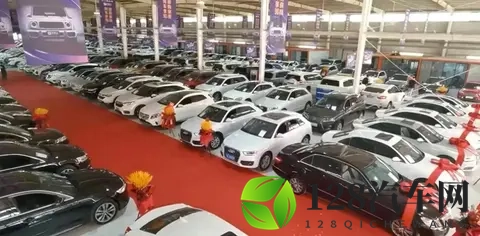 二手车市场寒冬：保值神话破灭，新能源成重灾区-1