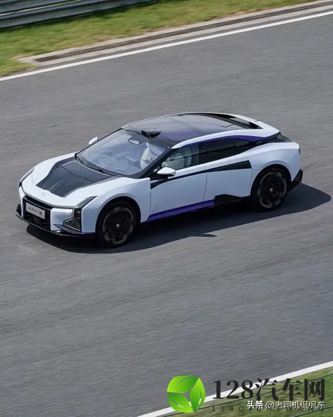 35 万的高合狗都嫌贵,12 万的高合网友连夜下单-1