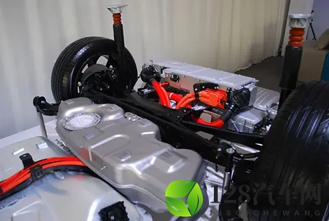 乙醇汽油在冬季低温环境中是否会油水分层,进而损坏发动机?-1