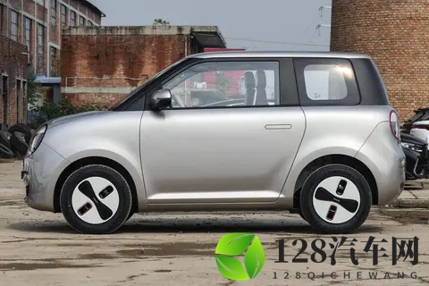 长安Lumin 5款车型怎么选?这份超详细配置对比请收好-2