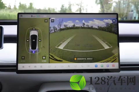 家用选车先看这款，内外兼修，配置拉满，1599 万就能拿下-2