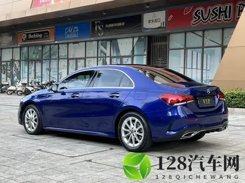11万多拿下蓝色奔驰A级，2021年一手车，代步通勤不二之选？-3