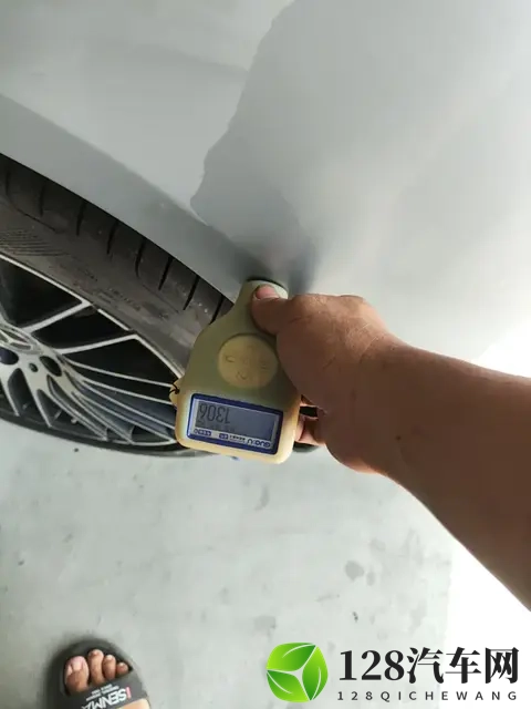 20多万拿下准新奔驰C级，一手车况，体验轻奢风！-1