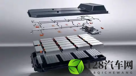 李云飞炮轰同行：为续航用三元锂，安全要不要？-2