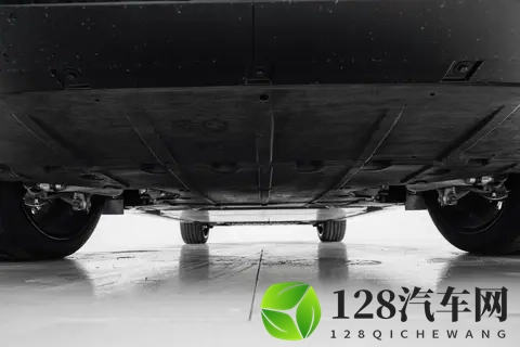 蔚来ET9：豪华与科技的碰撞，适合年轻人、商务人士和科技爱好者-2