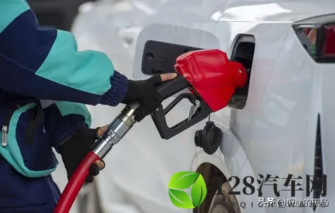 油价震荡下，车主该如何应对“加油焦虑”-2