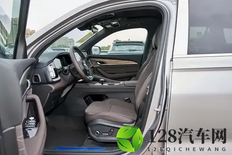 吉利星越L 2026款:均衡家用SUV,燃油车也有春天-1