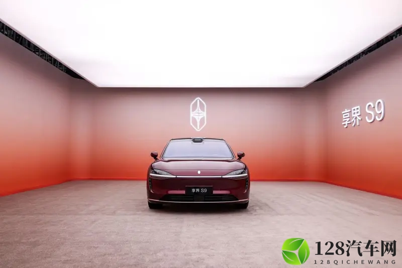 享界S9：一台“越境豪华”智能轿车的诚意之作-1