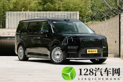 宜商宜家还得看它！试驾极氪009，商务接待、全家出行都体面-1