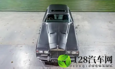 一辆名为野兽的27升V12旅行车正在拍卖，堪称疯狂-2