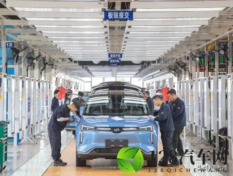 许家印第二！又一位“大佬”跑路，花空几百亿，李斌还能挺住吗？-2