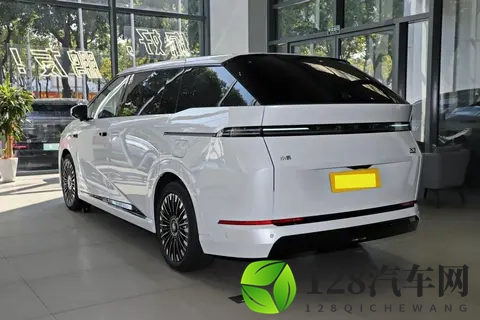 纯电续航452km，综合续航1602km，搭60L大油箱，小鹏X9增程版预售-2