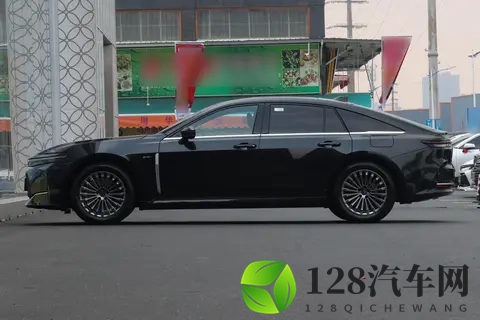 【网通社快报】特斯拉Model Y L新增交流外供电功能-1