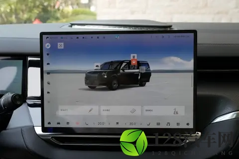 宜商宜家还得看它！试驾极氪009，商务接待、全家出行都体面-2