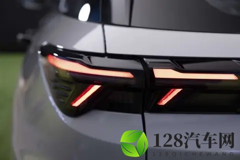 城市探车记：新款极狐阿尔法T5的绿色动力-1