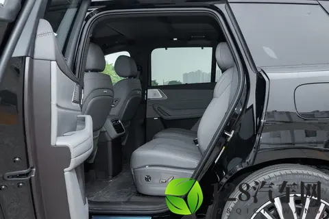 比亚迪又一力作！61L油耗+大6座，带你看腾势N8L-3