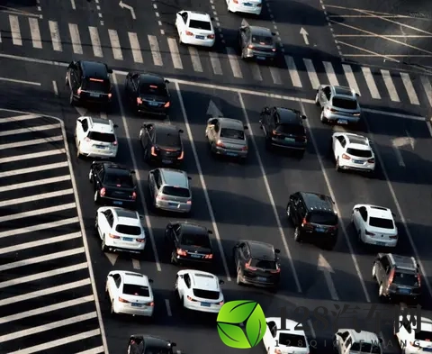 吉利一品牌遭退市预警，汽车市场竞争残酷凸显-1