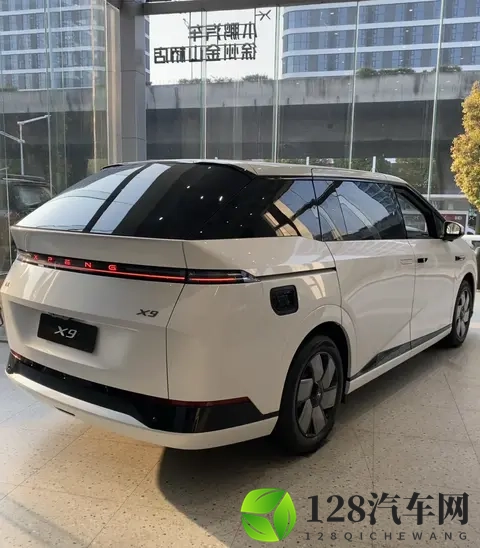 新车｜外观调整，或配3颗图灵芯片，新款小鹏X9纯电版实车曝光-2