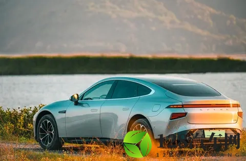 华为ADS和小鹏的VLA，到底谁是未来？-1