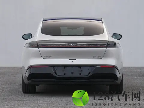 全球首款四轮毂电机量产车！东风eπ 007落地-3