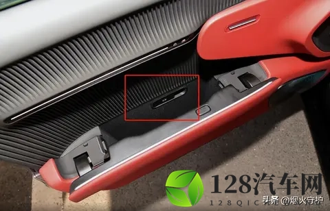 血泪教训！隐藏式门把手断电即锁死，这些逃生技巧能保命​-1