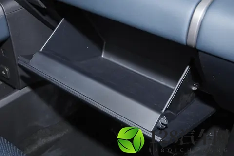 方程豹钛7：1300km超长续航+1880L魔术空间，解决带娃出行难题！-2