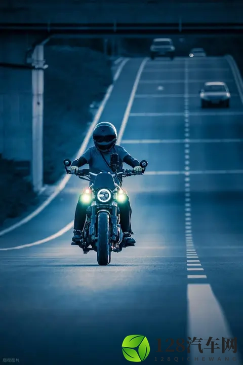 摩托车上高速,12省市政策突变!-3