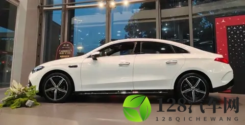 800V高压快充、续航866km,奔驰纯电CLA你需要重新认识下-3