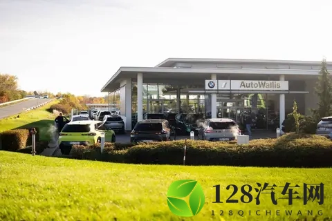 宝马XM车队携10辆炫酷座驾亮相-3