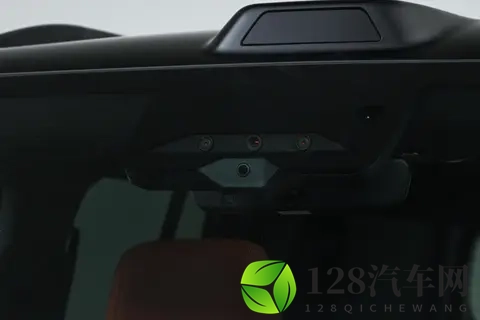 方程豹钛7四驱Ultra版：2198万元的智能性能旗舰-2