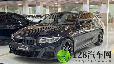 三年宝马330i，10万公里，落地近40万，现在一半价格开回家！-3