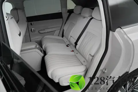 2025款星纪元ET深度体验：豪华全景大平层，值得买吗？-3