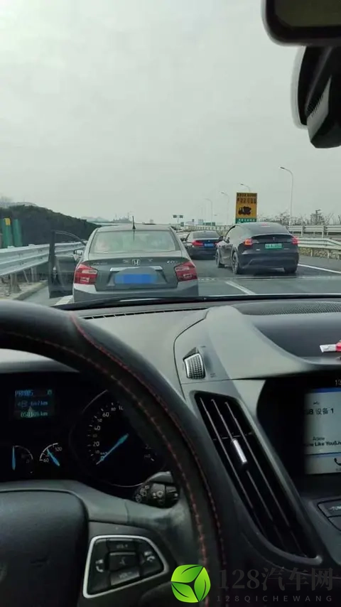 做不到这些好习惯，别说你是老司机，驾校根本不会教-2