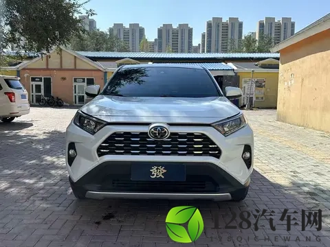 10万多拿下丰田RAV4荣放,家用代步靠谱之选?-3